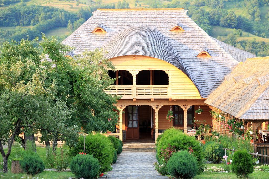 Pensiunea Sub Cetate La Matei Onceşti Zewnętrze zdjęcie